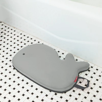 Skip Hop Moby Bath Kneeler - Gray 8 Skip Hop Moby Bath Kneeler - Gray - Image 6